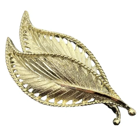 bsk Jewelry Vintage Bsk Two Leaf Brooch Pin Gold Tone Bsk